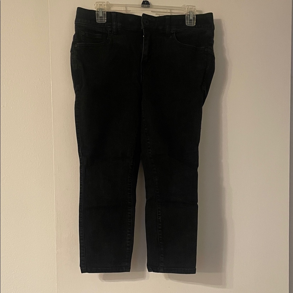 Torrid “Crop Bombshell Skinny, premium stretch” Black Jeans for Women, Sz 10